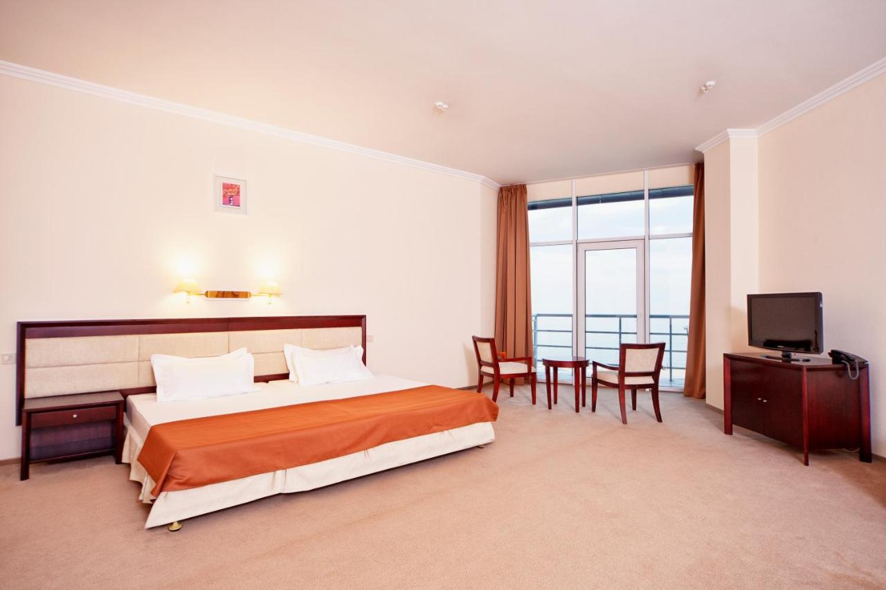 Bugaz Sea View Hotel Gribovka Exterior photo