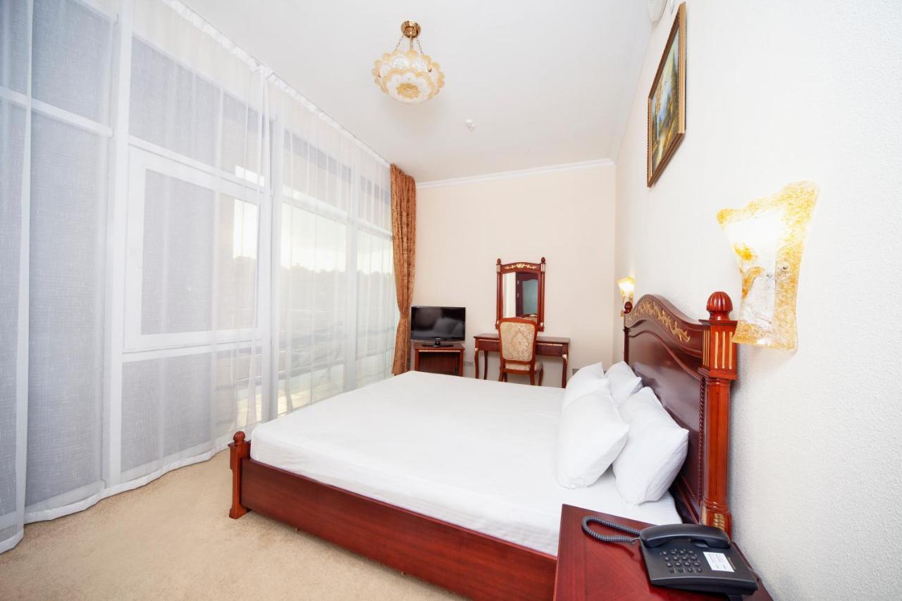 Bugaz Sea View Hotel Gribovka Exterior photo